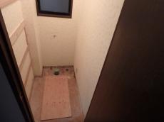 一階トイレ便器撤去.jpg