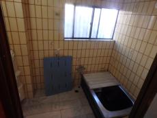 寒いタイルの浴室リフォームは栢沼工務店　建築士による安心対応が自慢です。