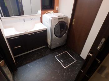 洗面所の床クッションフロアー施工事例・施工画像変換 ～ PC120592.jpg