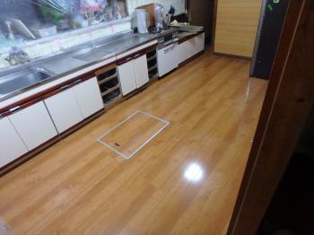 キッチンの床リフォーム変換 ～ PC131425.jpg